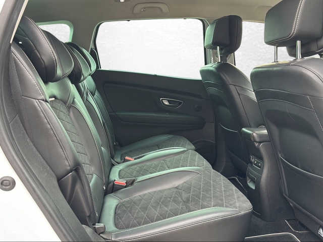 Renault GRAND SCENIC Black Edition TCe 140 EDC PF