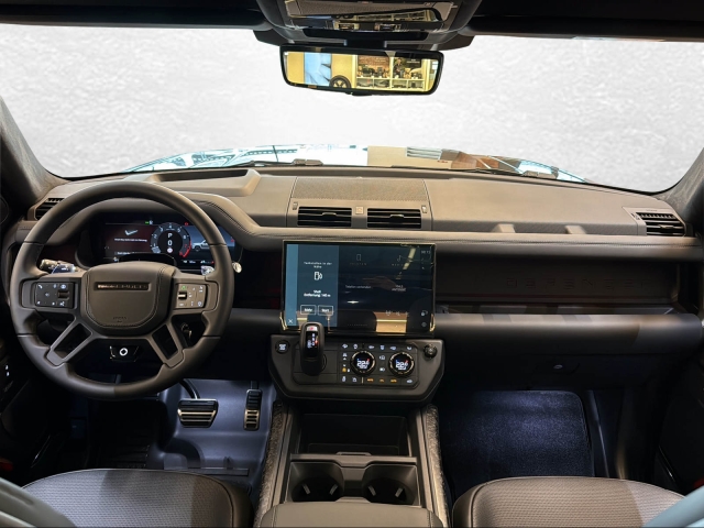 Land Rover Defender 110 P635 AWD AT OCTA Black Edition
