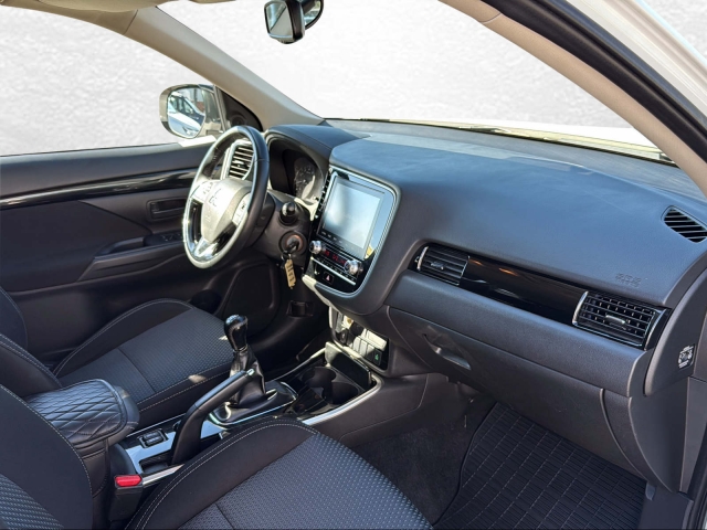 Mitsubishi Outlander 2,0 2WD AS&G